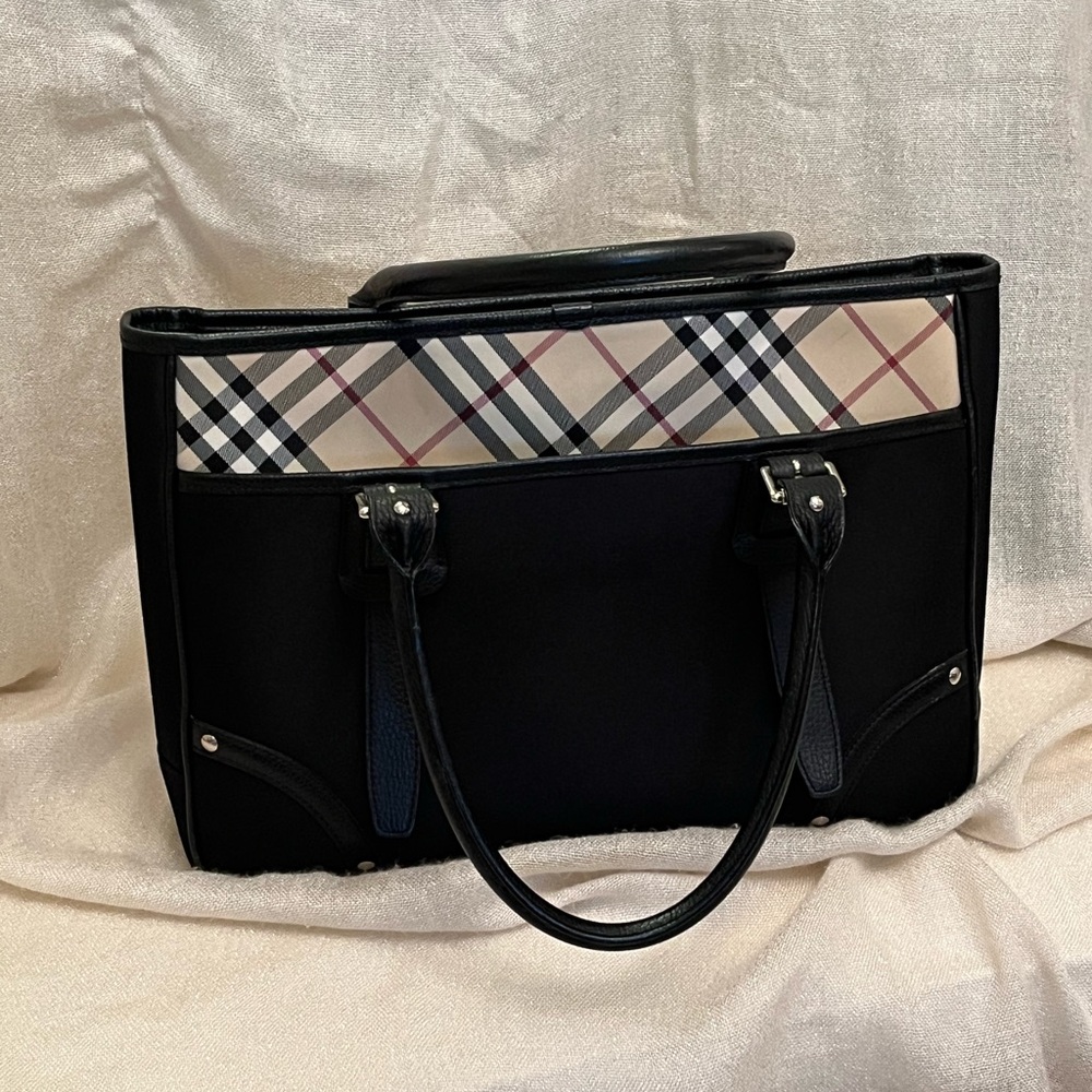 Elegant Burberry classic Black and Checkered Women's Bag